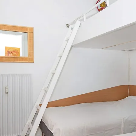 4 Person On A In Apartment